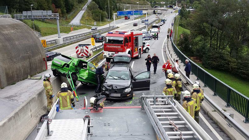 Verkehrunfall bei Pians mit 2 Verletzten