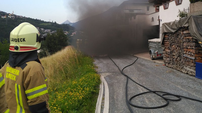 Akkus eines Modellhubschraubers verursachten Garagenbrand